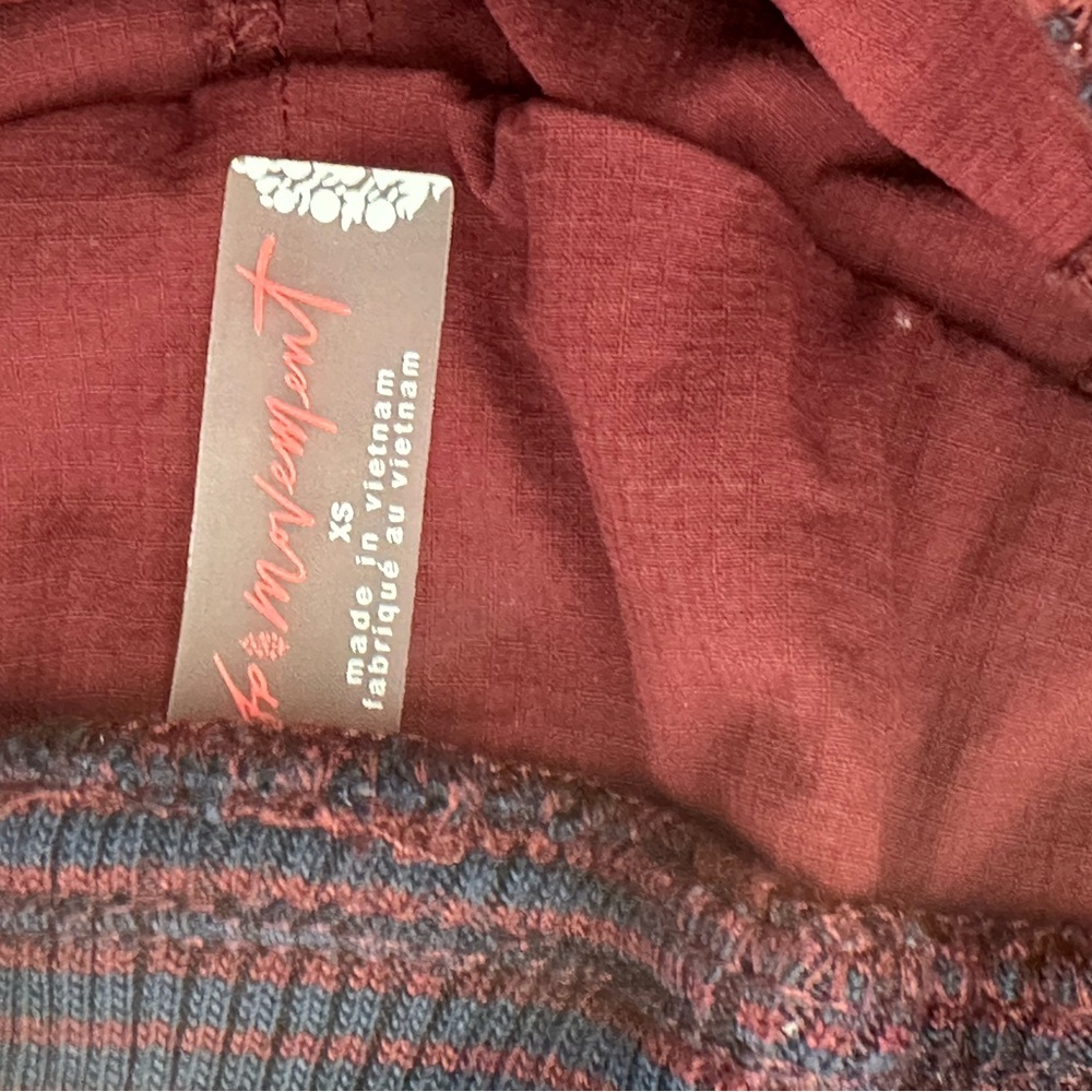 Cascade flare pants XS burgundy color - Picture 4 of 4